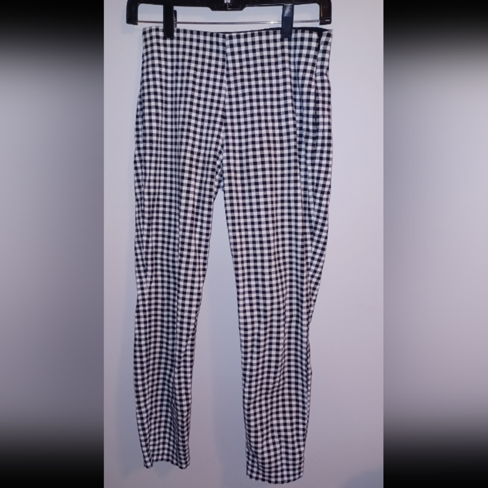 Women's Old Navy Black and White Checkered Pants
